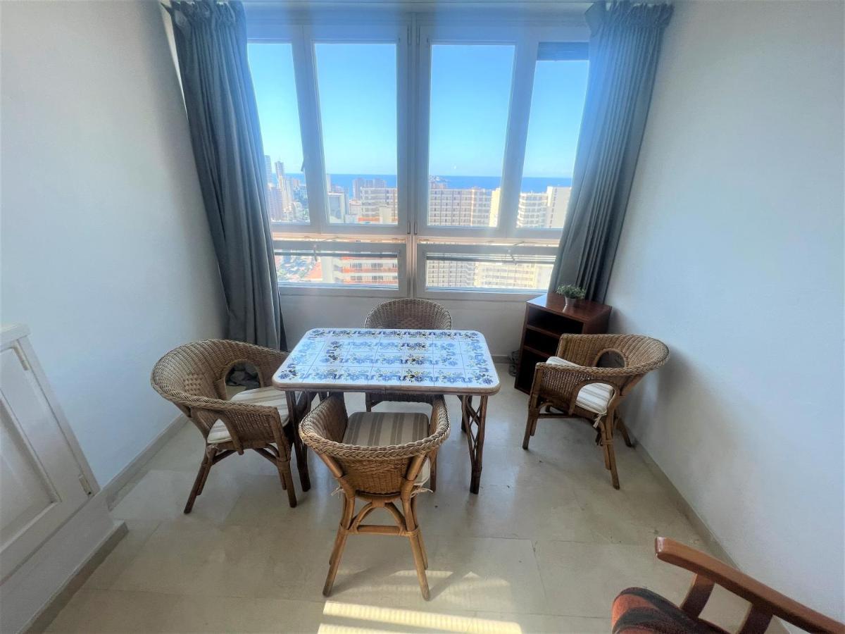 Gemelos 22-2-24 Benidorm Dış mekan fotoğraf